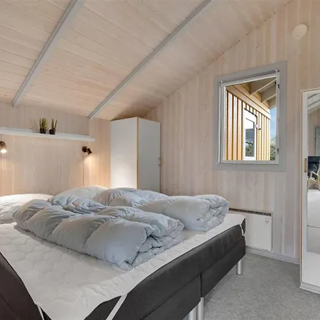 Halla - 250m From The Sea By Interhome
