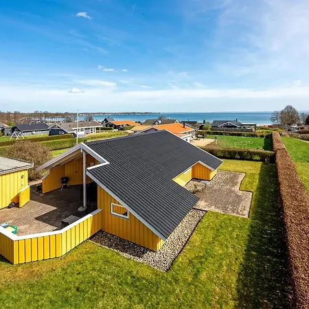 Halla - 250m From The Sea By Interhome Sjolund