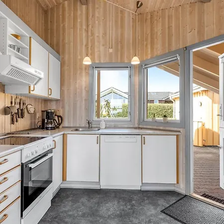 Halla - 250m From The Sea By Interhome Dom wakacyjny Sjolund