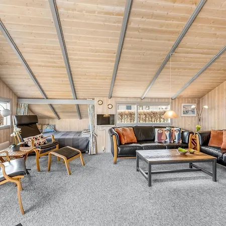 Dom wakacyjny Halla - 250m From The Sea By Interhome Sjolund