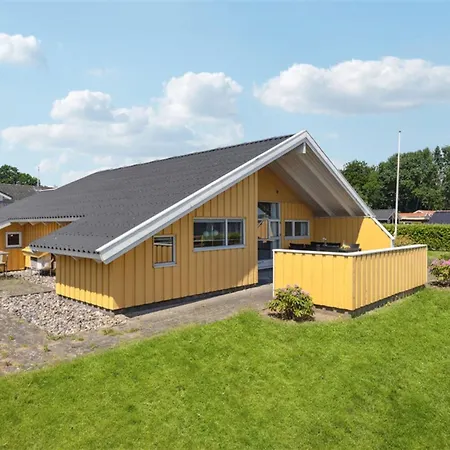 Halla - 250m From The Sea By Interhome Sjolund