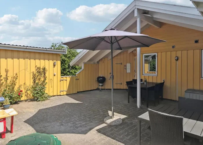 Halla - 250m From The Sea By Interhome