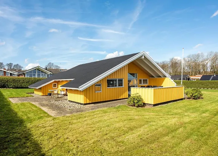 Halla - 250m From The Sea By Interhome * Sjolund