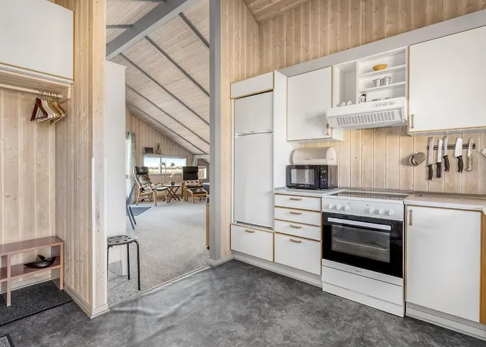 Halla - 250m From The Sea By Interhome Sjolund