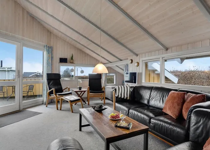 Halla - 250m From The Sea By Interhome Casa vacanze Sjolund